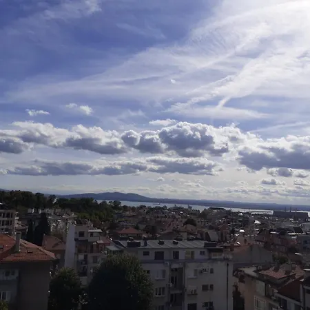 Апартамент Magnolia Бургас